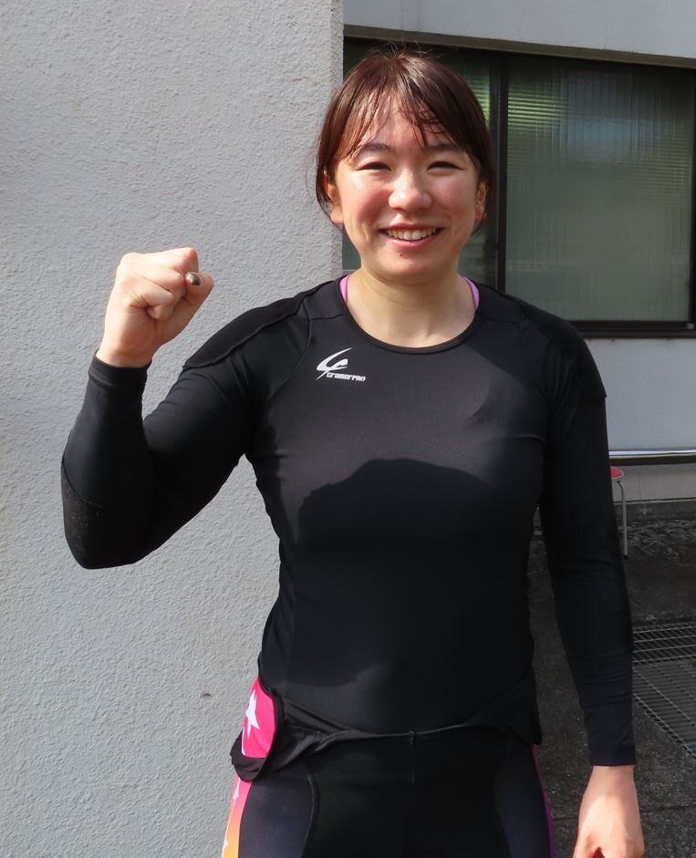 予1・5Rで後続をちぎった川上いちごはガッツポーズ