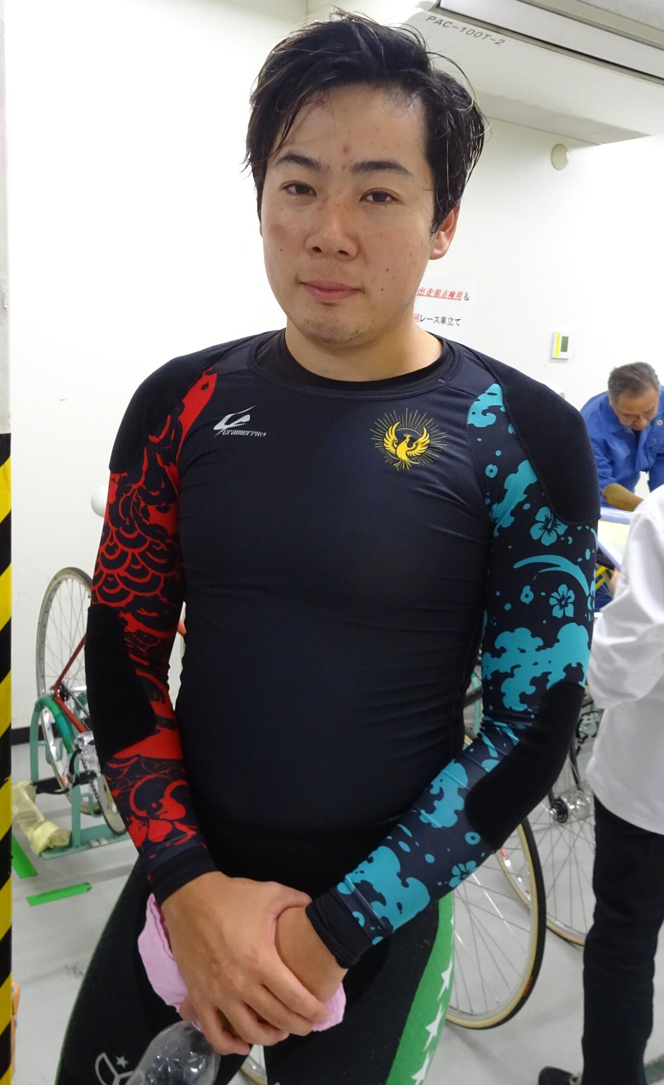 枝村弘樹が9月の落車後、初勝利を飾った