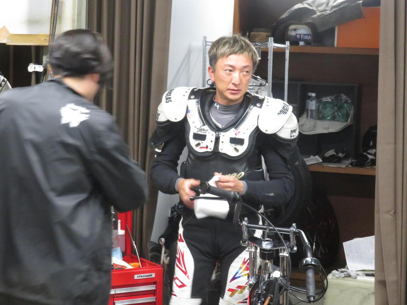 さすがの勝負強さで9R準決勝戦を制した荒尾聡（撮影・小川将司）