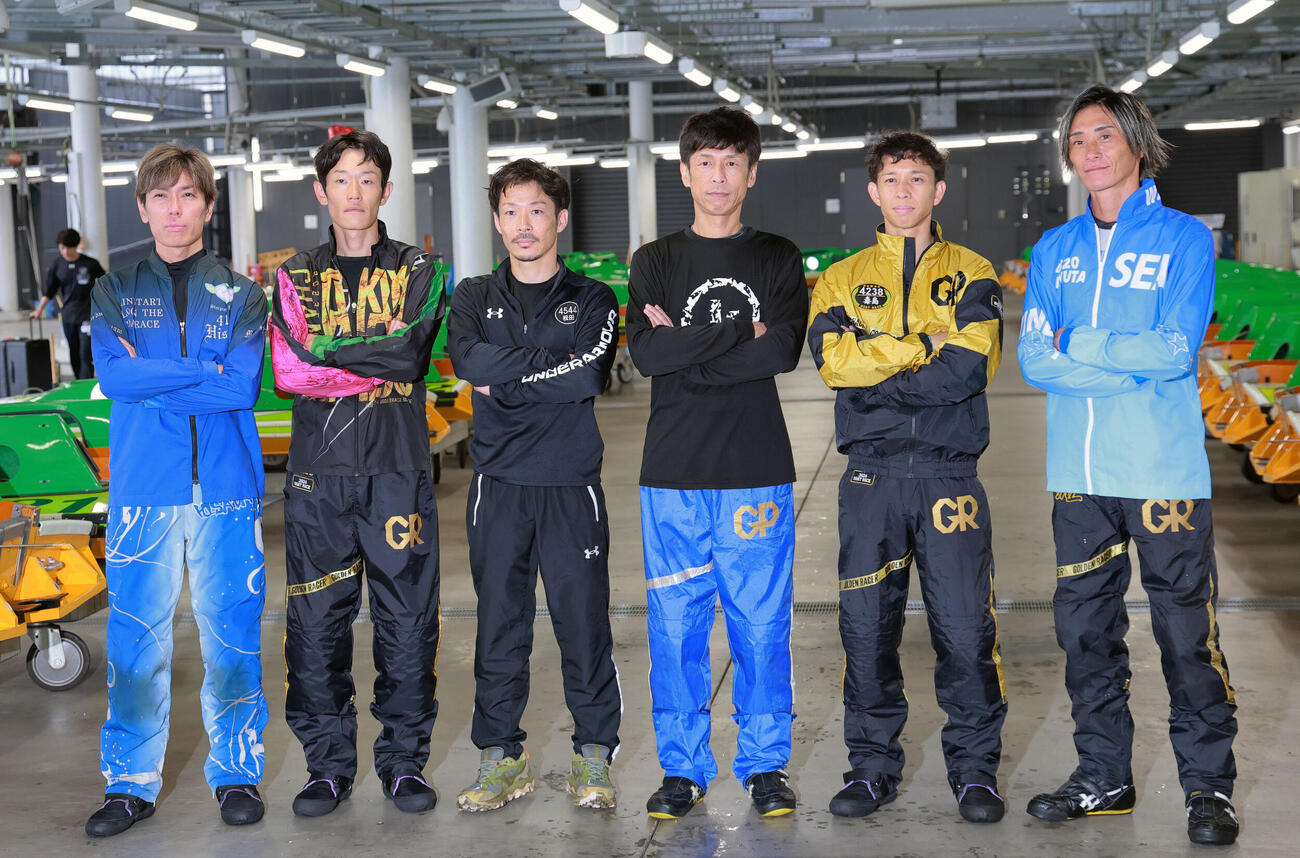 ドリーム戦に臨む、右から1号艇の4320峰竜太、2号艇の4238毒島誠、3号艇の3941池田浩二、4号艇の4544松田大志郎、5号艇の4418茅原悠紀、6号艇の4188久田敏之（撮影・上山淳一）