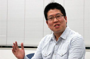 古村記者