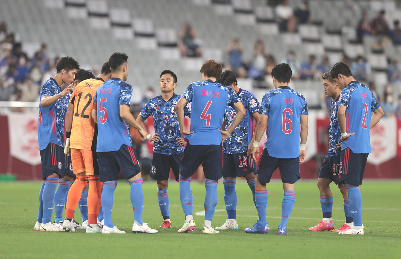 円陣を組むU－24日本代表イレブン（2021年7月17日撮影）
