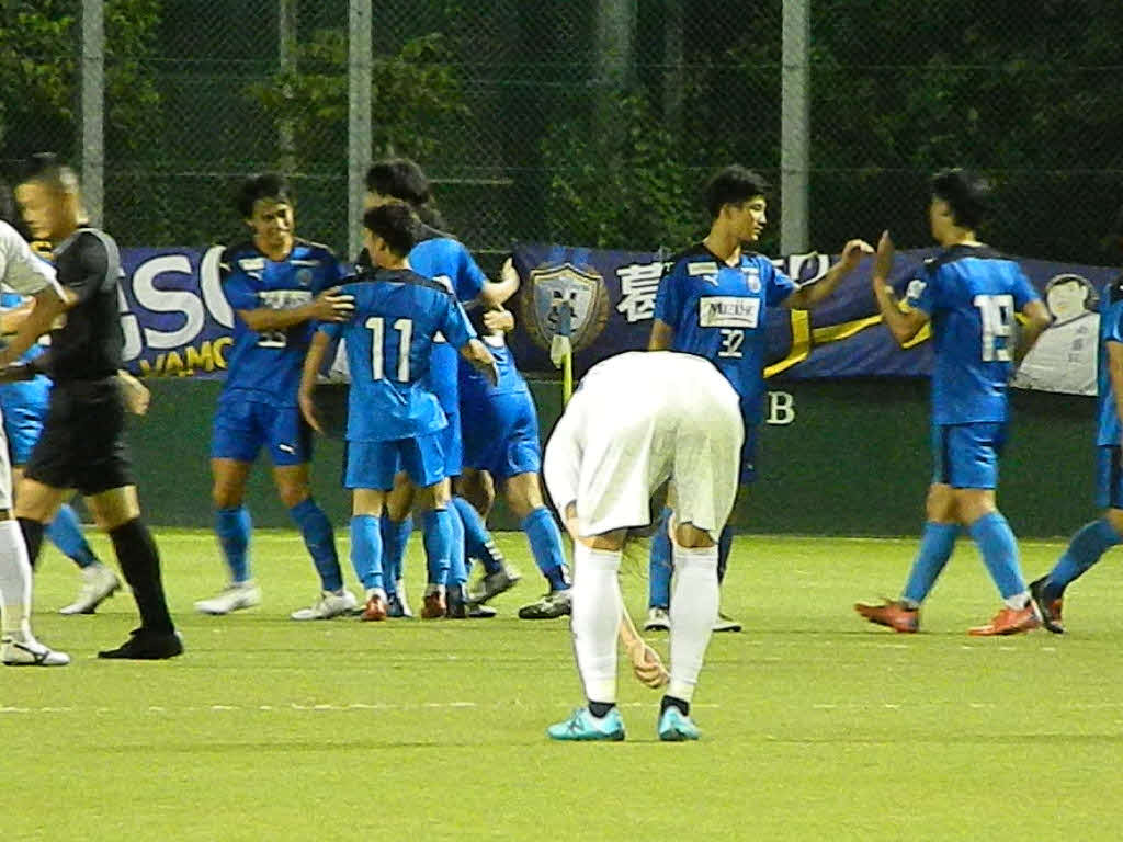 試合が終了し、勝利に沸く東京ユナイテッドのメンバー