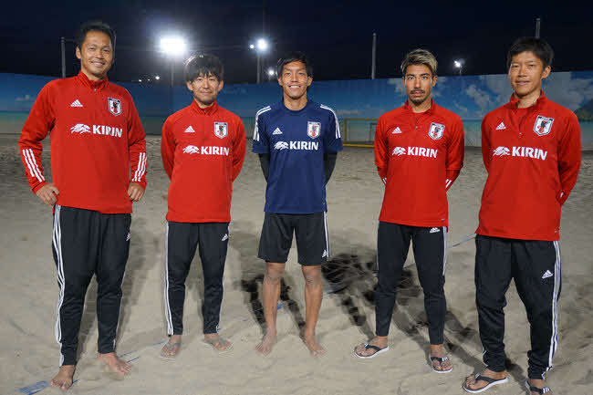 2020年冬、日本代表合宿に参加した原口さん（左から2人目）ら