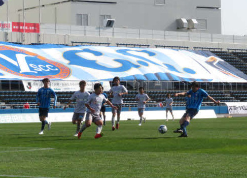 YSCC横浜MF松井は後半に左足シュートを放つ