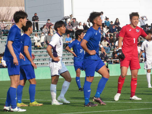 GK佐藤史騎（右端）らを軸に守備力に自信を持つ東海大
