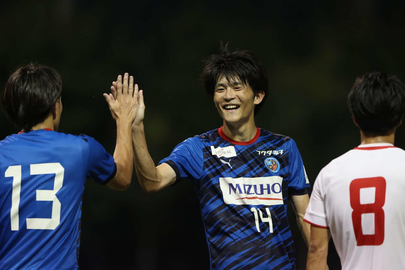勝利に笑顔の東京U和田悠汰（クラブ提供）