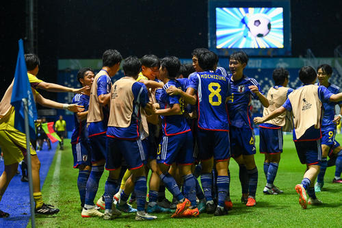 日本対韓国　後半、2点目を決め喜ぶ日本代表の選手ら（C）2023　AFC