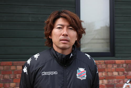 コンサドーレ札幌の杉浦コーチ兼通訳(2018年3月22日撮影)