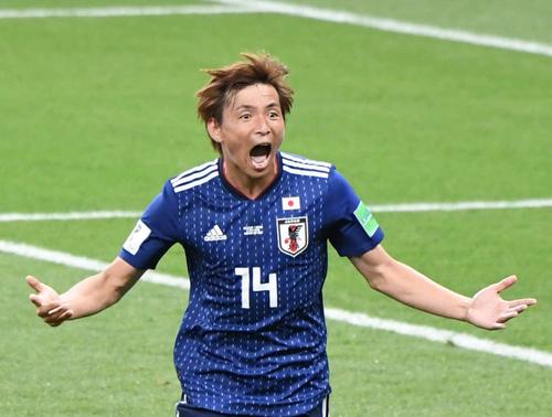 W杯決勝トーナメント・ベルギー戦の後半、チーム2点目のゴールを決め雄たけびを上げる乾(18年7月2日撮影)