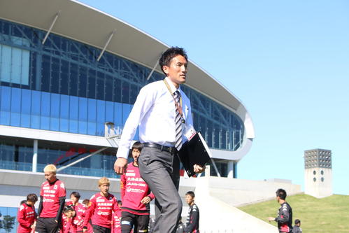 ボートで国体に出場した札幌の田子広報は、選手に大会の報告をしていた(撮影・保坂果那)