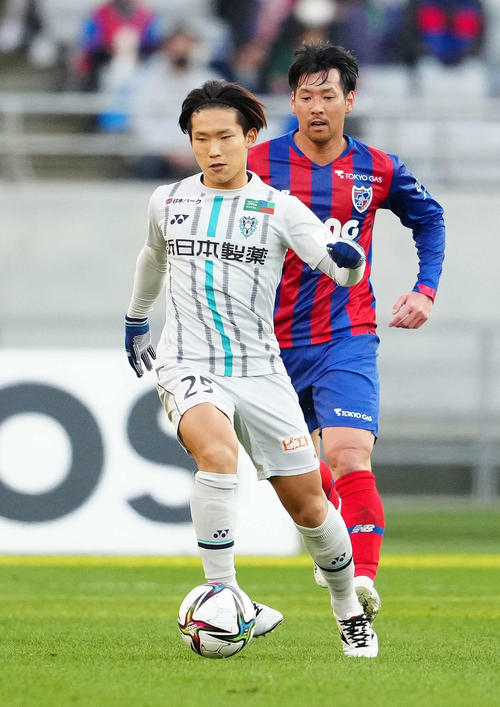 北島祐二（左）（2021年12月4日撮影）