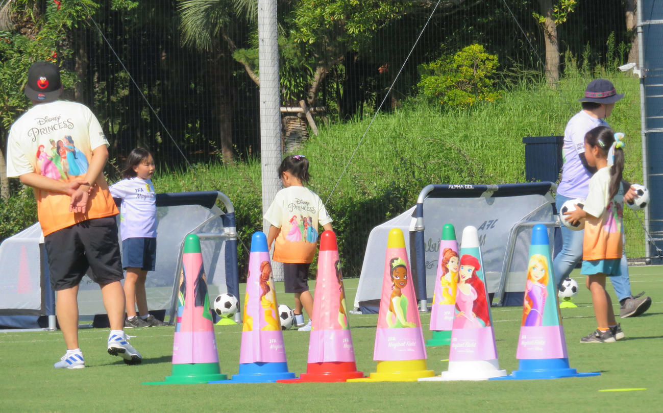 日本サッカー協会がディズニーと行う女子サッカーイベントの様子（撮影・磯綾乃）