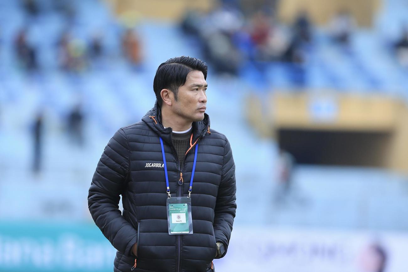 1月からベトナム1部ハノイFCで指揮を執る岩政大樹監督