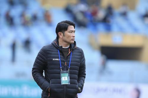 1月からベトナム1部ハノイFCで指揮を執る岩政大樹監督