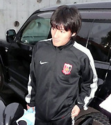 非公開練習を終え引き揚げる浦和ＦＷ田中達（撮影・藤中栄二）