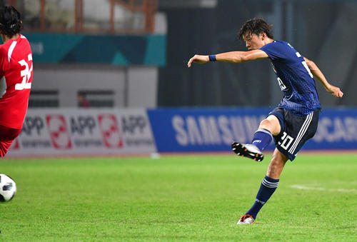後半、ミドルシュートを放つ立田（撮影・清水貴仁）