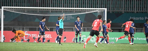 決勝 韓国対日本 延長前半、韓国に2点目のゴールを許す日本(撮影・鈴木みどり)