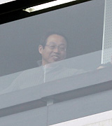 日本代表の岡田監督はＧ大阪－大分戦を視察（撮影・中村誠慈）