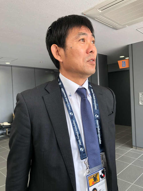 愛媛対岐阜戦後に取材を受ける日本代表兼東京五輪代表の森保一監督（撮影・小杉舞）