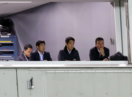 浦和対全北　視察に訪れた日本代表の森保監督（左）（撮影・河野匠）