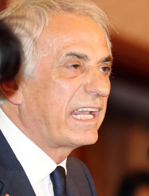 激しい口調で語るハリルホジッチ前監督（２０１８年４月27日撮影）