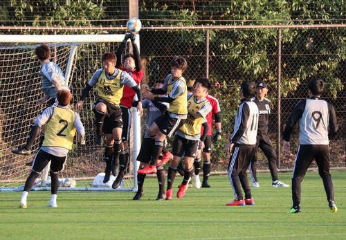 午後はセットプレー練習を重点的に行った（撮影・杉山理紗）