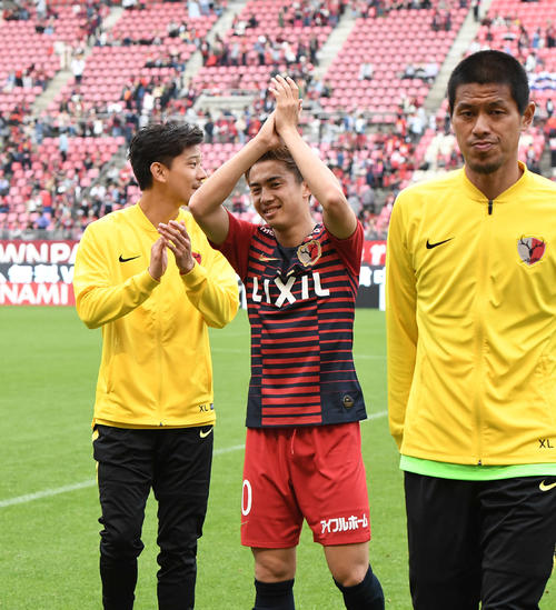 鹿島MF安部裕葵（中央）（2019年5月3日撮影）