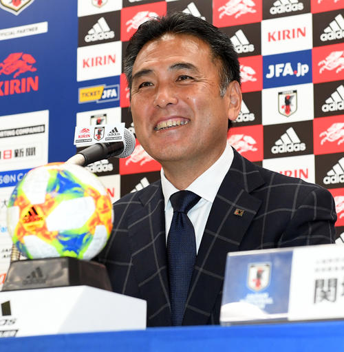 U－20W杯日本代表のメンバー発表を行った影山雅永監督（撮影・たえ見朱実）