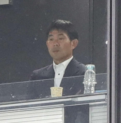 川崎F対上海上港戦を視察する日本代表森保監督（撮影・河野匠）