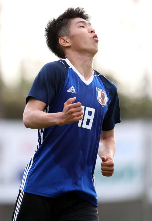 流通経大との練習試合で自身2得点目を決め、ほっとしたような表情を見せるFW宮代（撮影・河野匠）