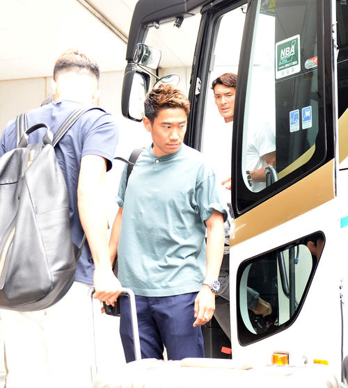 サッカー日本代表合宿　選手宿舎に到着した香川真司（撮影・森本幸一）