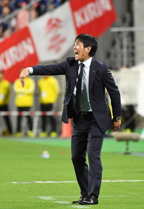 日本対トリニダード・トバゴ　後半、指示を出す森保監督（撮影・横山健太）