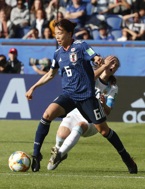 イエローカードとなった杉田（ＡＰ）