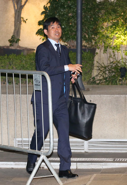 南米選手権の初戦に向け、サンパウロ市内の宿舎に入る森保監督（撮影・河野匠）
