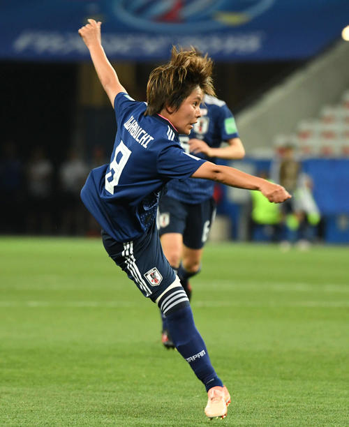 岩渕真奈（19年6月撮影）