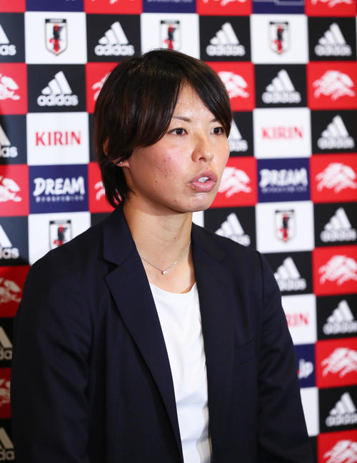 帰国し大会を振り返るなでしこジャパン熊谷（撮影・足立雅史）