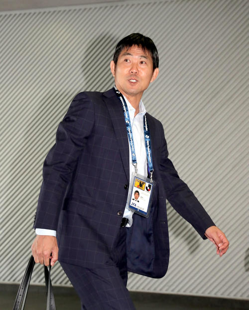 札幌－東京戦を視察した日本代表森保監督（撮影・佐藤翔太）
