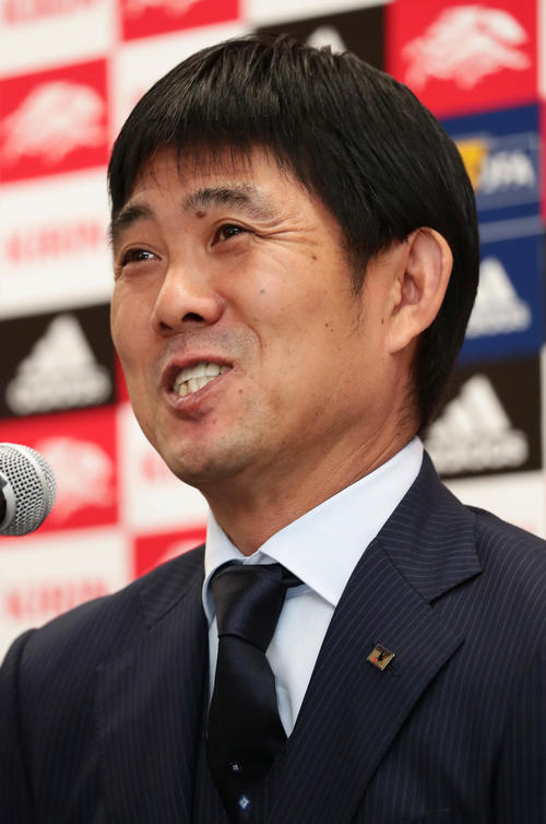 記者の質問に答えるサッカー日本代表の森保監督（撮影・丹羽敏通）