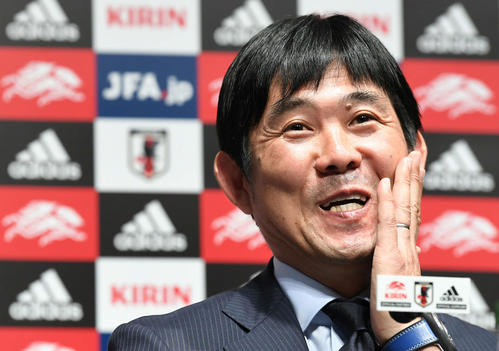 会見で笑顔を見せる日本代表の森保監督（撮影・加藤諒）