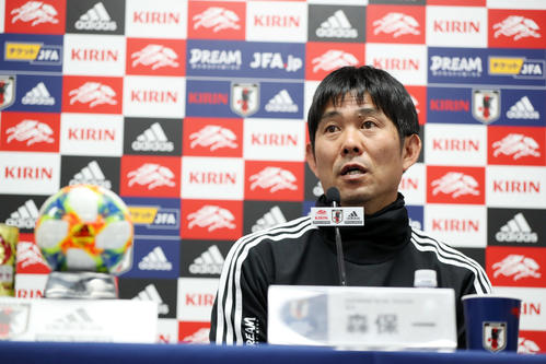 ベネズエラ戦の前日会見に臨む森保監督（撮影・前田充）