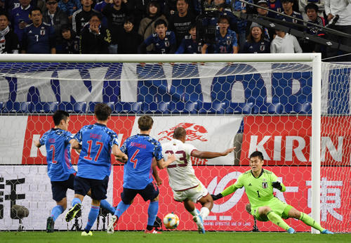 日本対ベネズエラ　前半、4点目を決められる日本（撮影・横山健太）