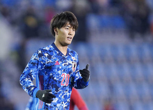 東アジアE－1選手権　日本対香港　後半、チーム5点目となるヘディングシュートを決めてハットトリックを達成し、笑顔を見せる小川（撮影・加藤諒）