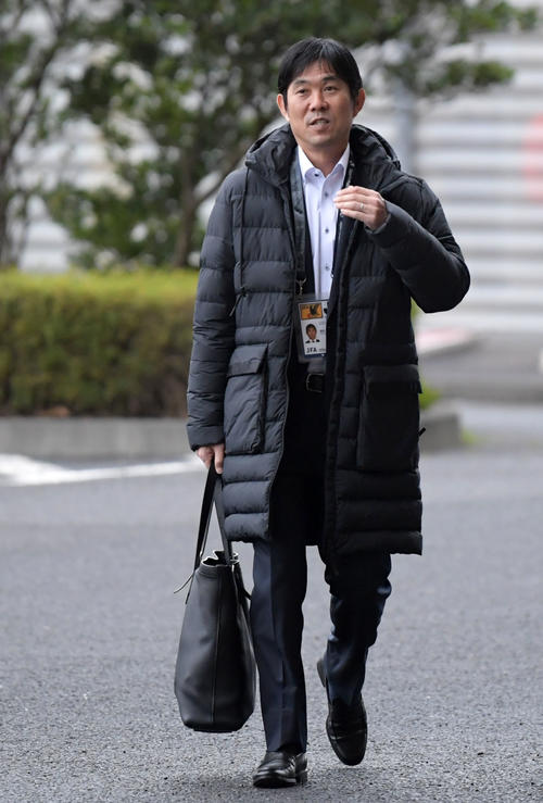 鹿島対長崎　視察に訪れた森保監督（撮影・横山健太）