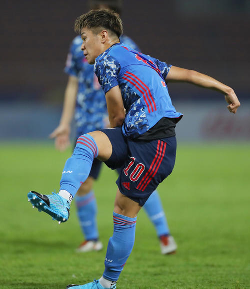 U－23日本対U－23サウジアラビア　後半、ゴールを決める食野（撮影・前田充）