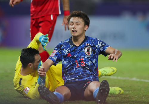 U－23日本対U－23シリア　後半、決定機を外し悔しがる上田（撮影・前田充）