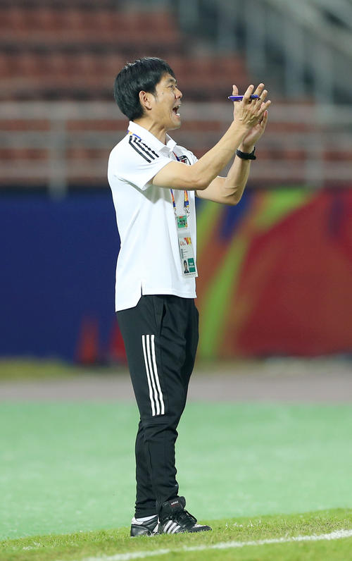 U－23日本対U－23シリア　前半、選手を鼓舞する森保監督