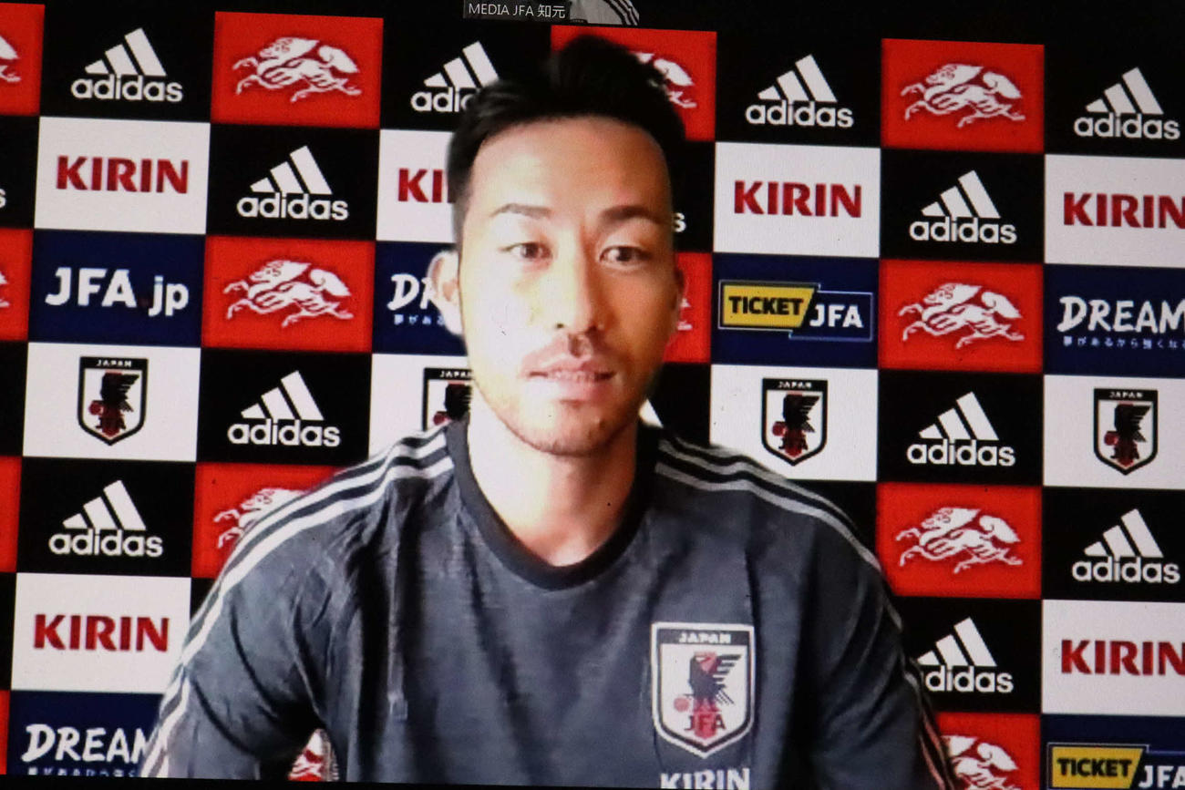 マスクを外しオンライン会見に臨んだ日本代表DF吉田