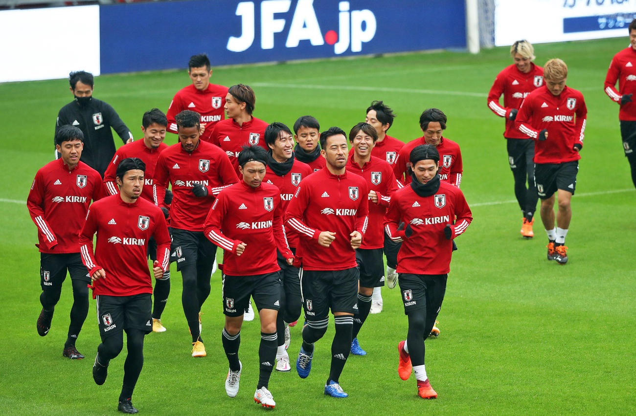 8日、ランニングする日本代表（撮影・PNP）