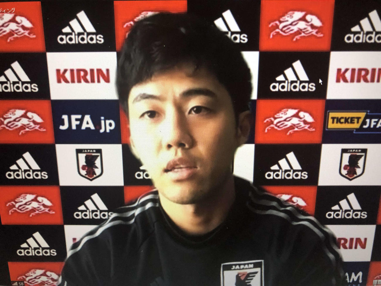 オンラインで取材に対応する日本代表MF遠藤